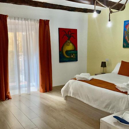 'A Room De' Scugnizzi Napoli Bagian luar foto