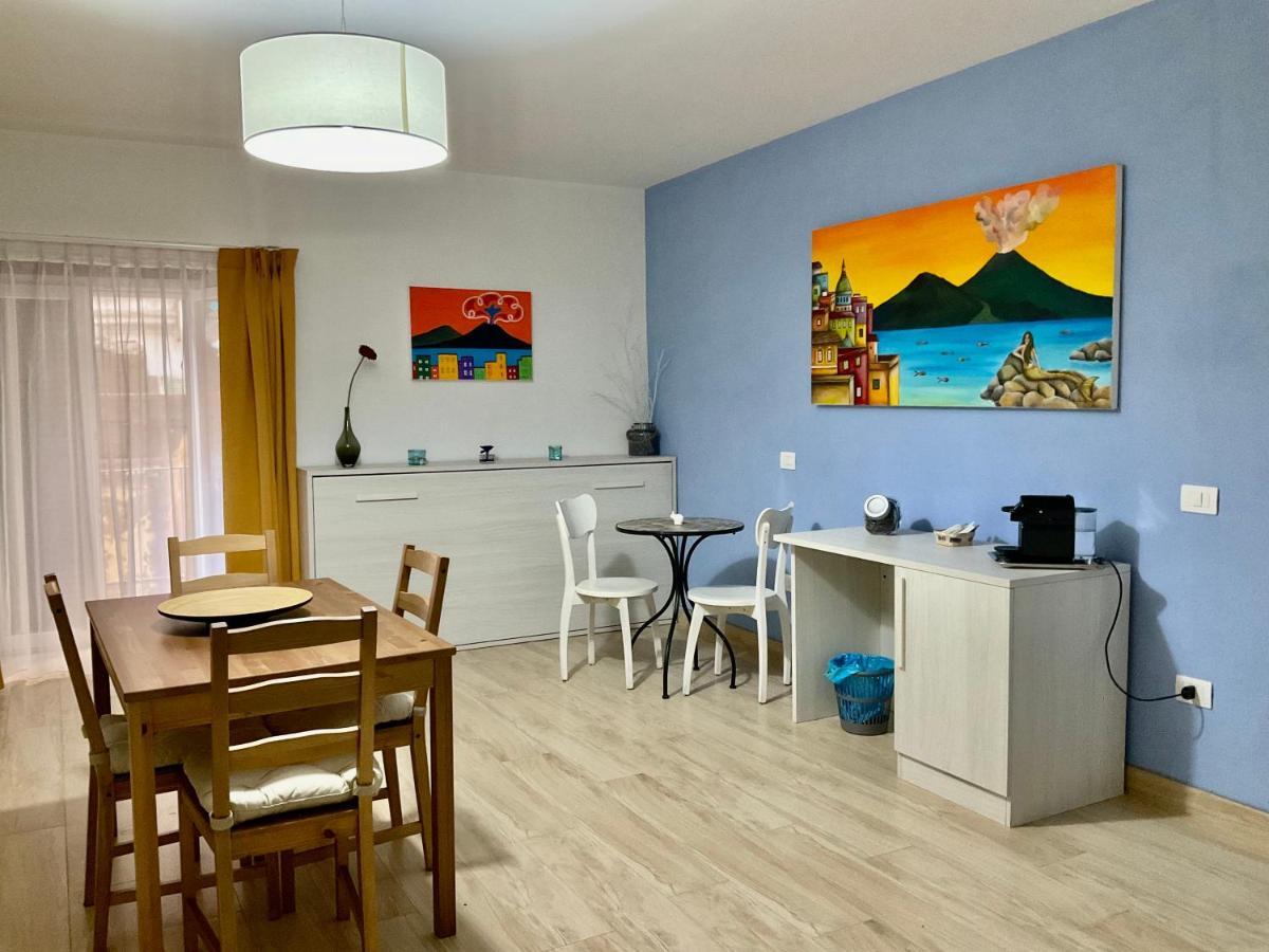 'A Room De' Scugnizzi Napoli Bagian luar foto