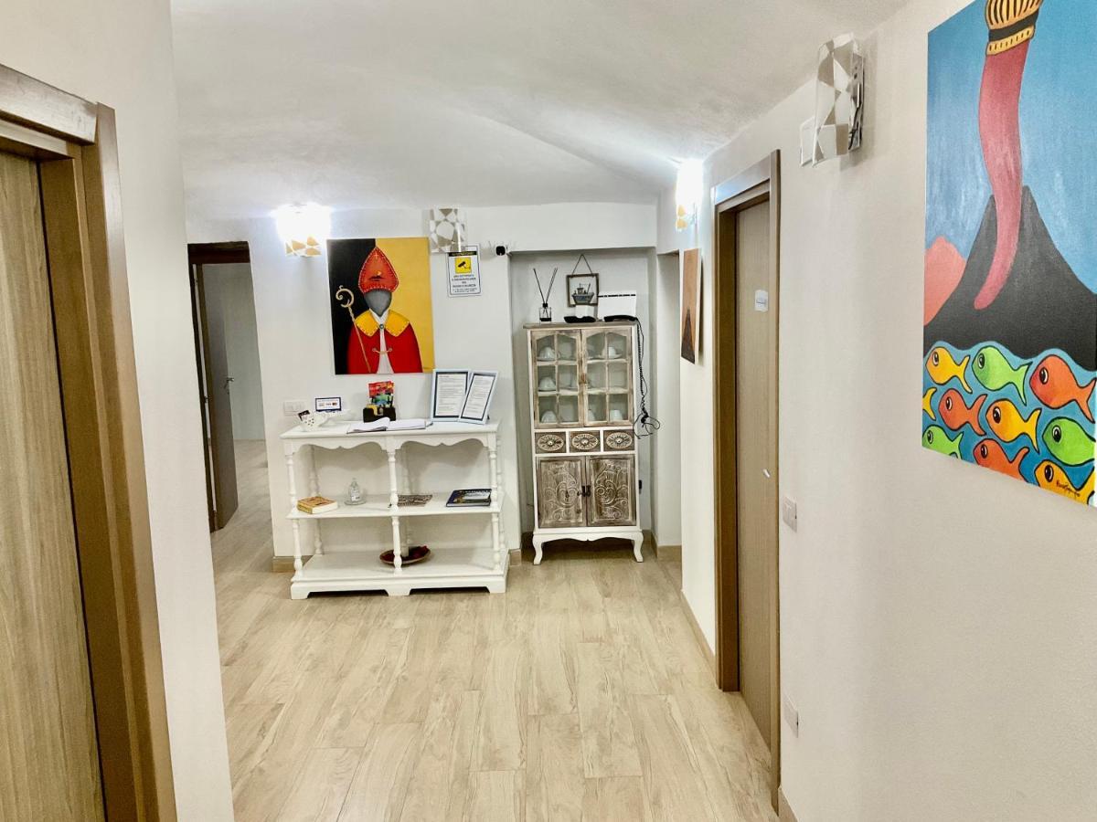 'A Room De' Scugnizzi Napoli Bagian luar foto