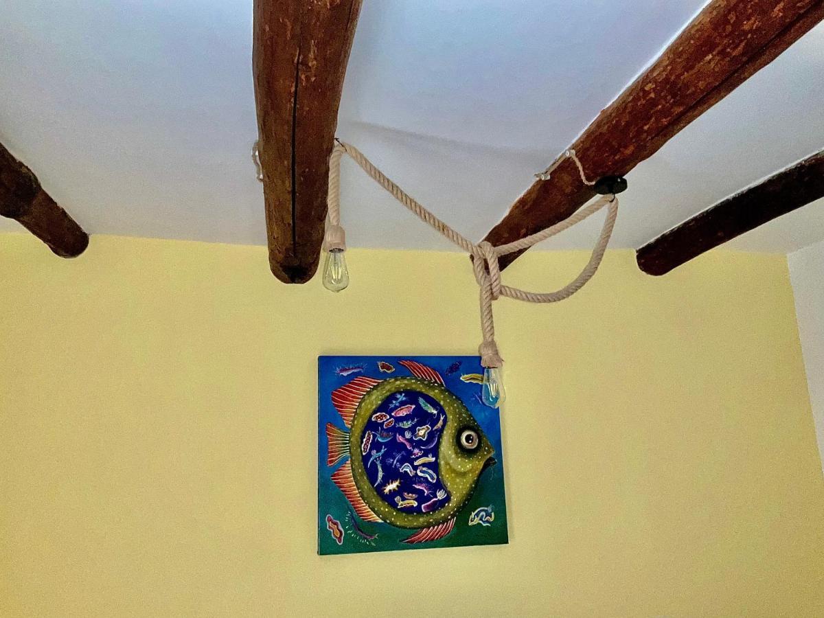 'A Room De' Scugnizzi Napoli Bagian luar foto