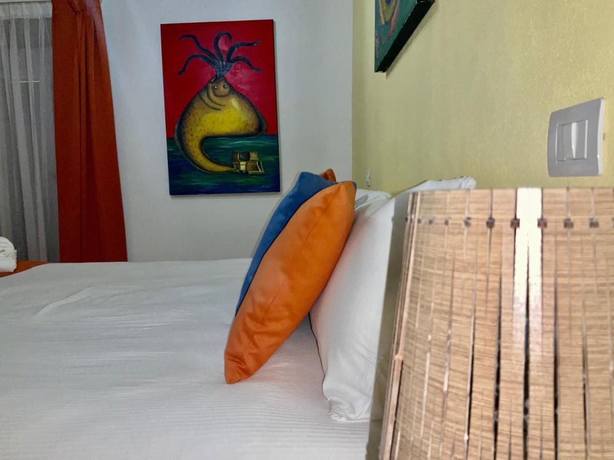 'A Room De' Scugnizzi Napoli Bagian luar foto