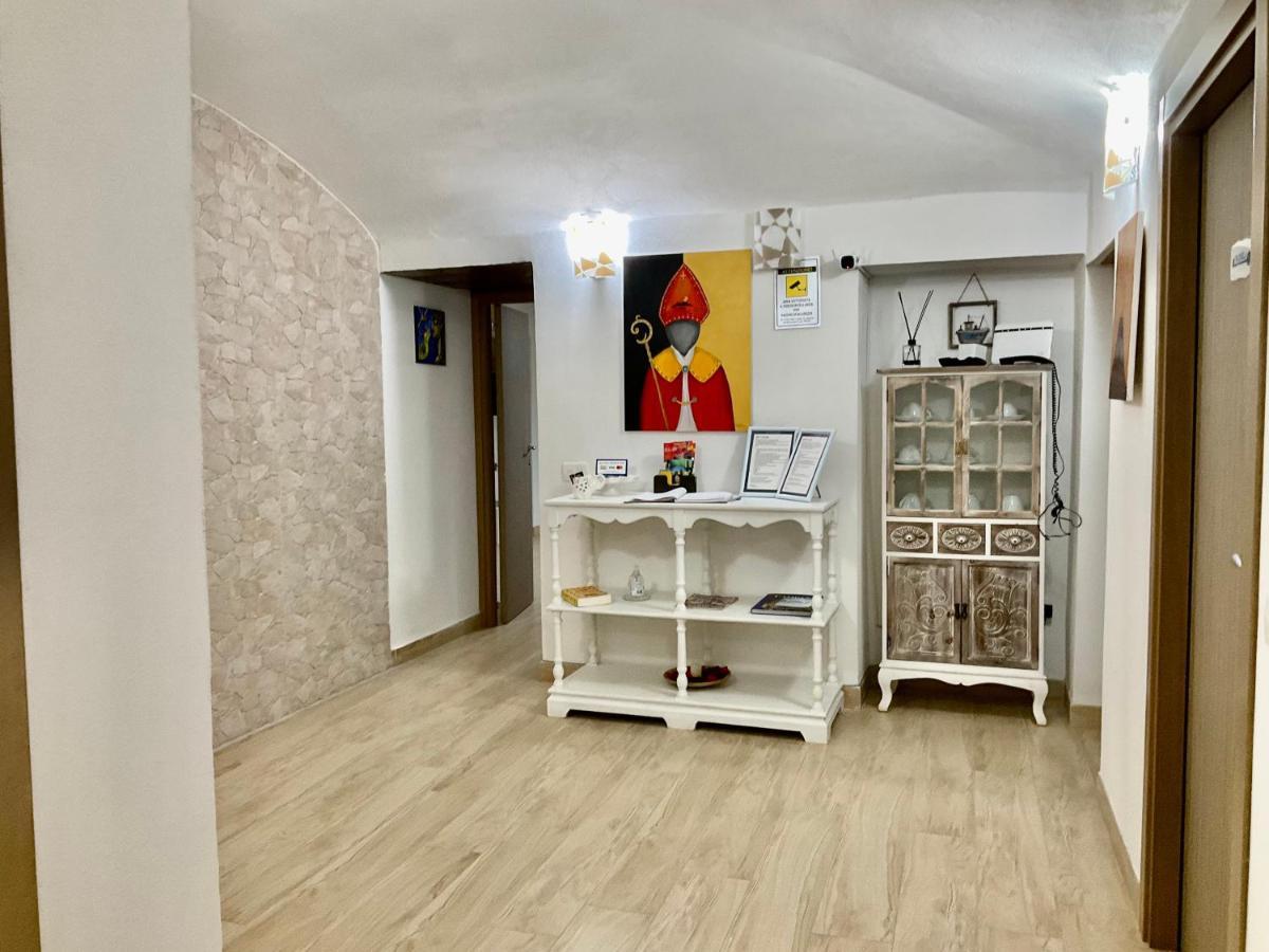 'A Room De' Scugnizzi Napoli Bagian luar foto