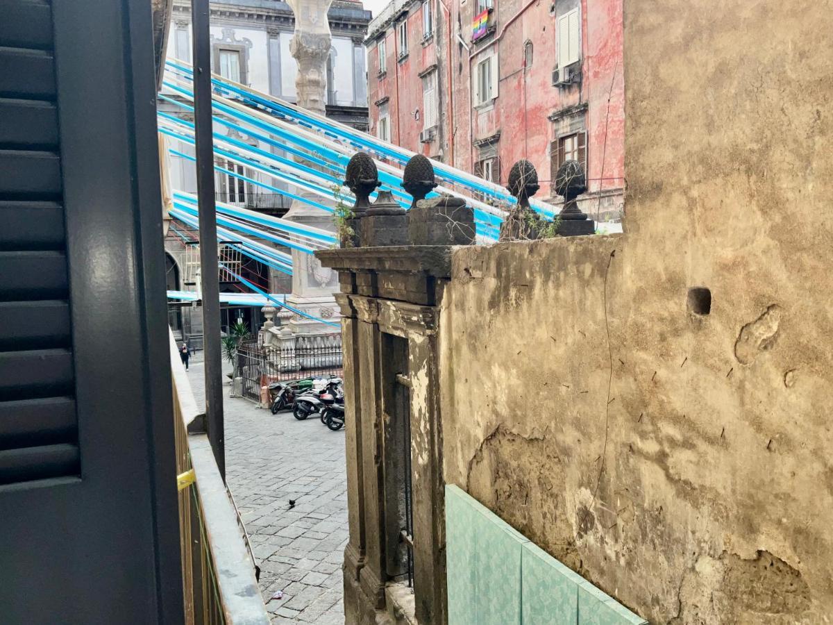 'A Room De' Scugnizzi Napoli Bagian luar foto