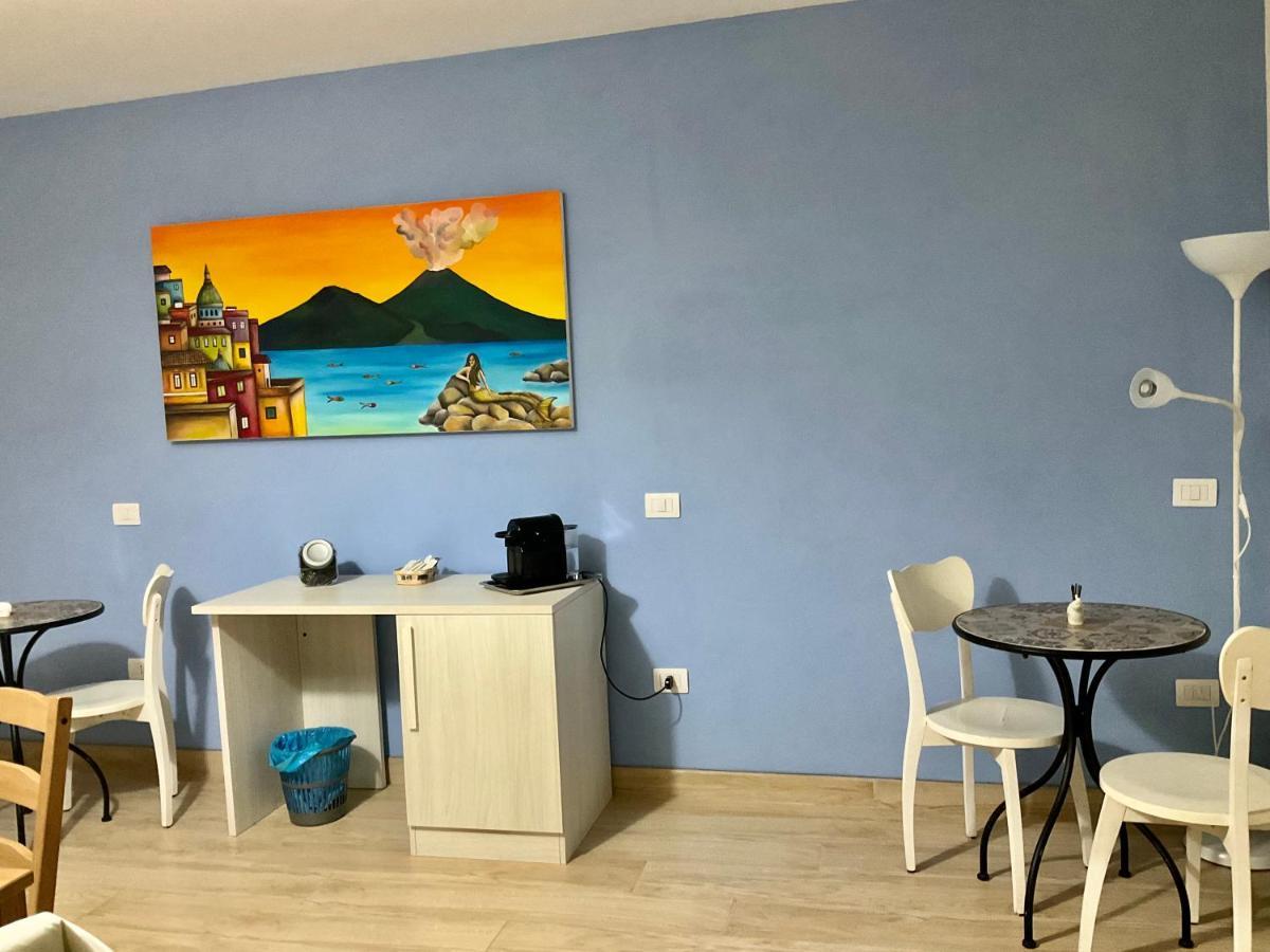 'A Room De' Scugnizzi Napoli Bagian luar foto